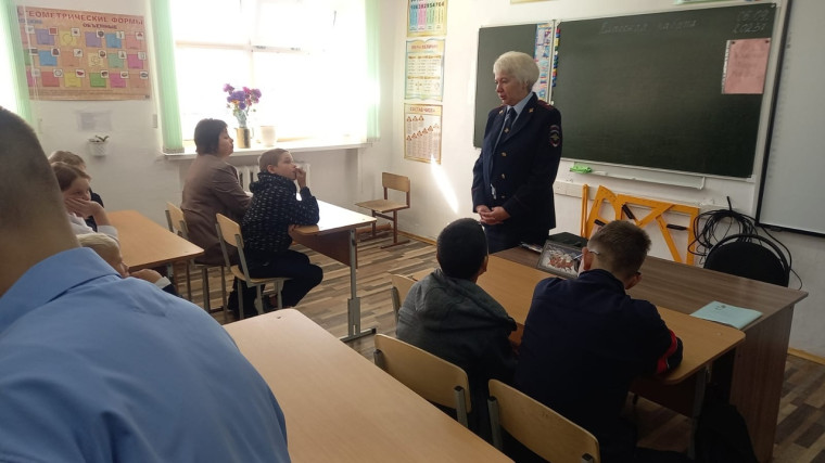 Профилактические беседы с инспектором ПДН.