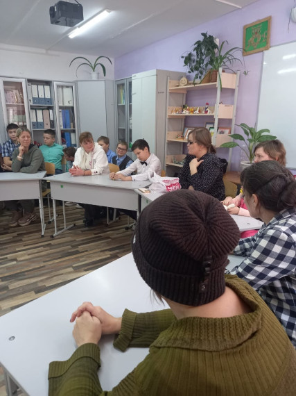 "Материнское сердце согрею любовью".